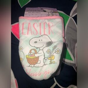 Snoopy Easter Oven Mitts